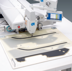 Dürkopp Adler 911-210-8055-10 CNC Kontrollü, Geniş Alanlı – Alternatif Klemp Sistemli, 800 x 550 mm Çalışma Alanlı Dikiş Otomatı